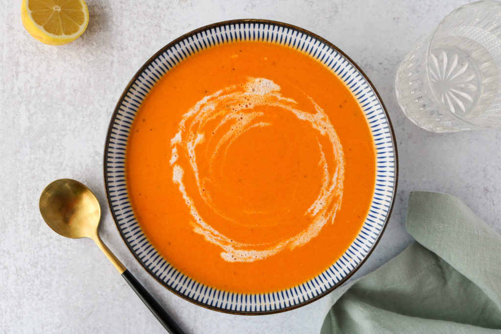creamy vegan roasted red pepper soup
