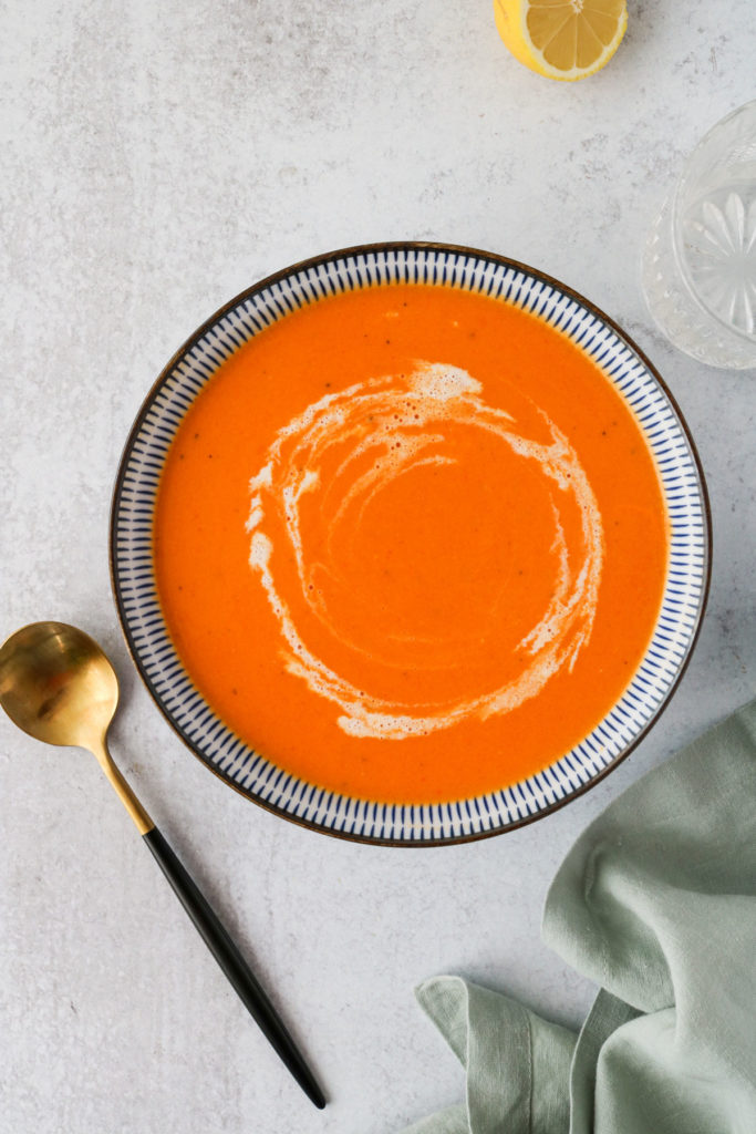 creamy vegan roasted red pepper soup